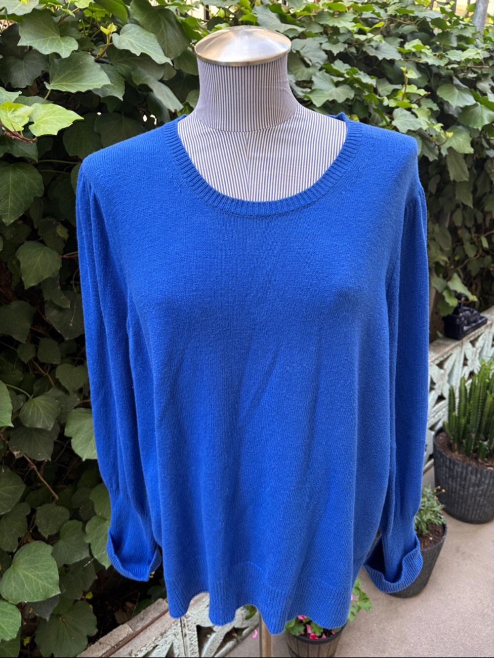 Banana Republic Women's Royal Blue Crewneck Sweater